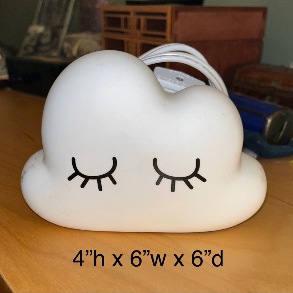 Scentsy ‘Above The Clouds’ wax warmer with night light. For use with wax melts.